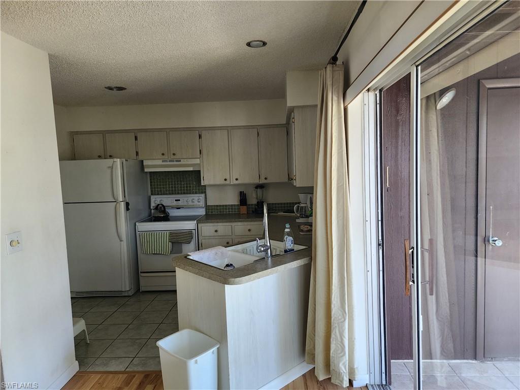 HIDDEN GARDENS - Residential