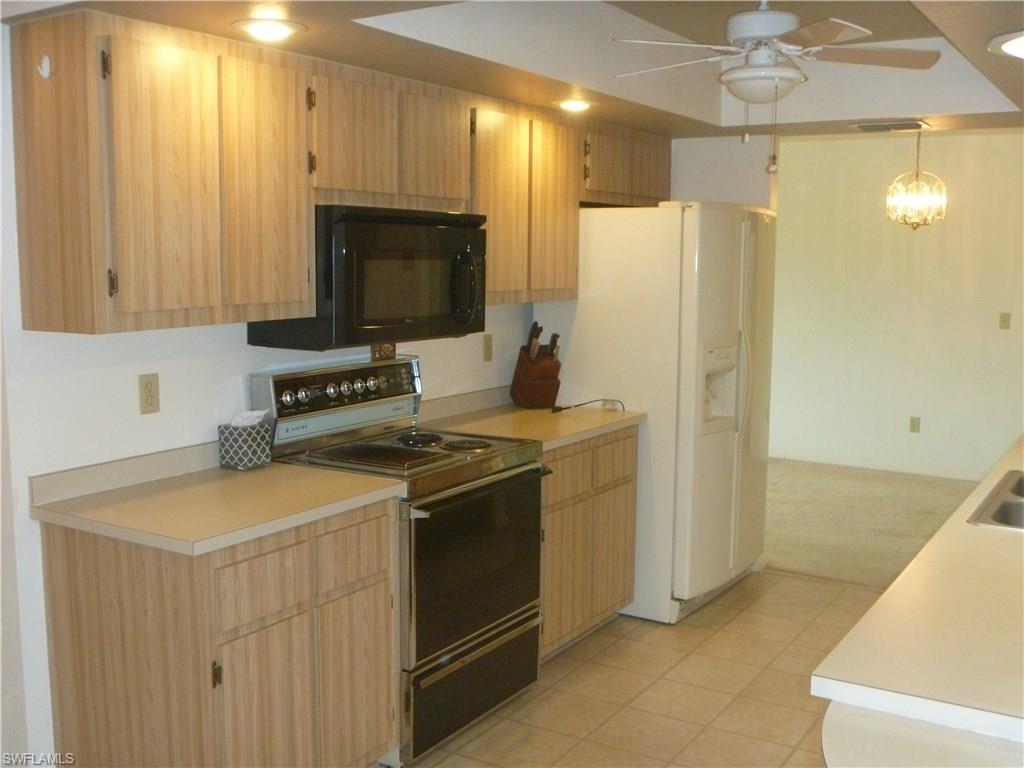 COUNTRY CLUB ESTATES - Residential