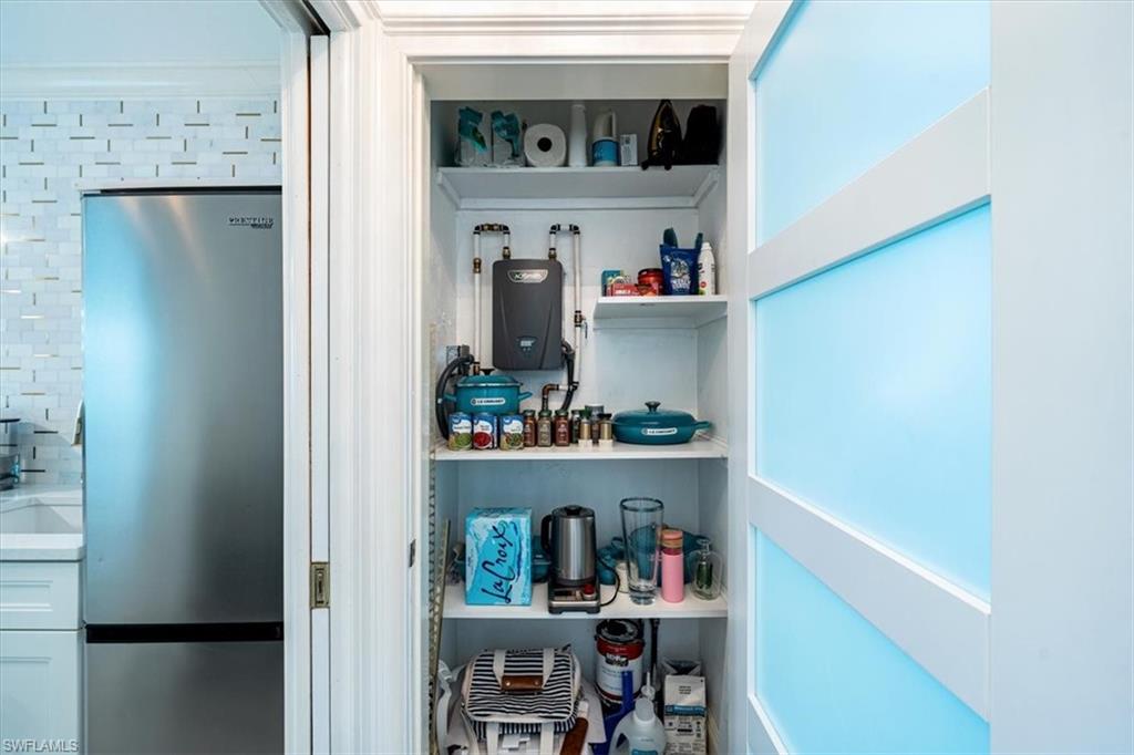 ESSEX HOUSE - Residential Lease