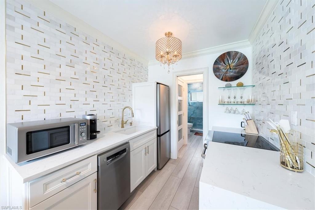 ESSEX HOUSE - Residential Lease