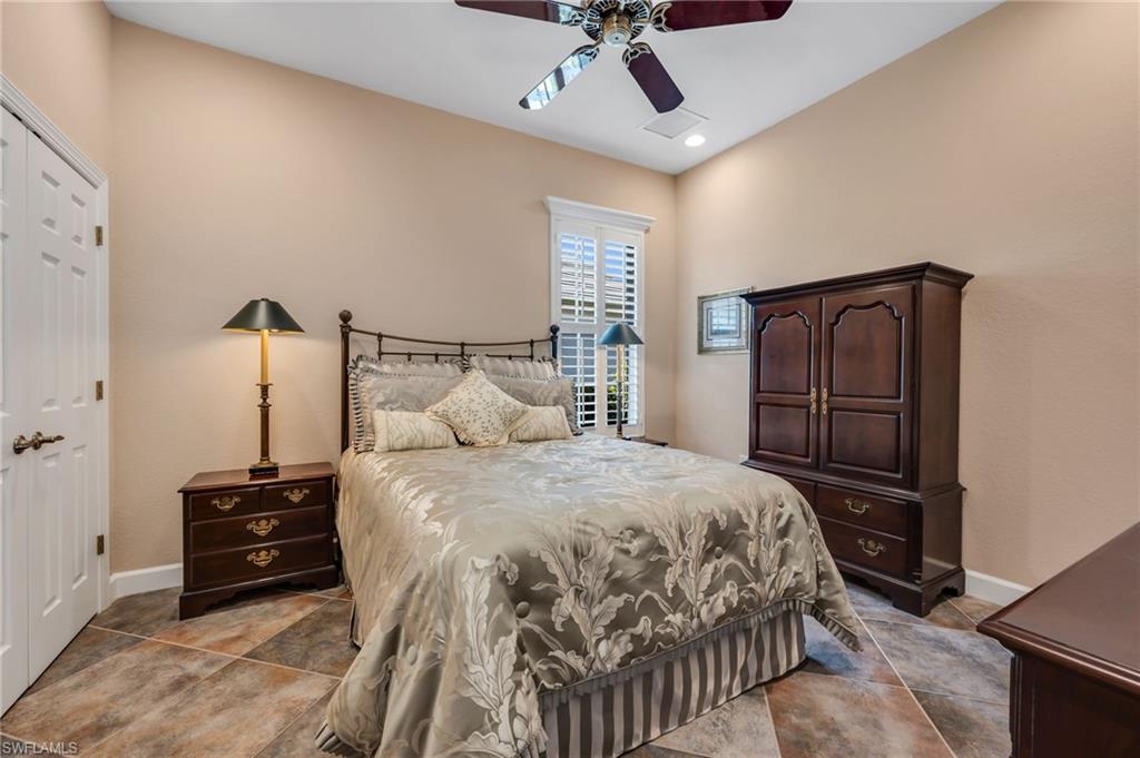 HOLLYBROOK - Residential