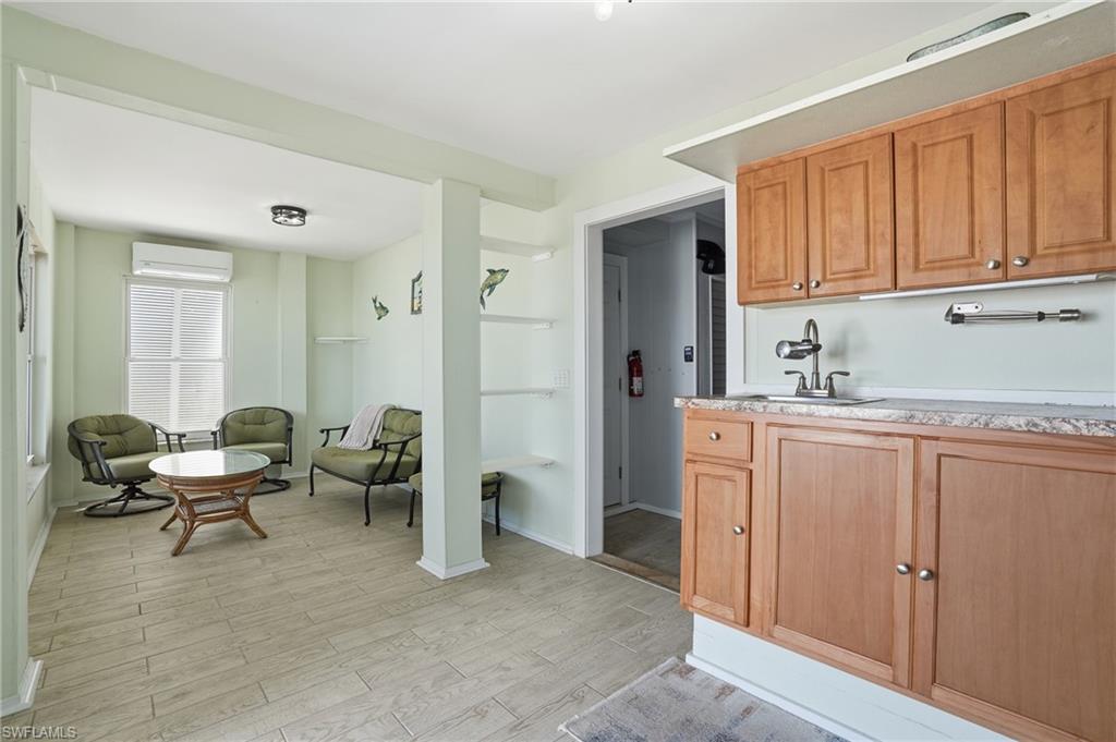 OAK STREET UNREC - Residential