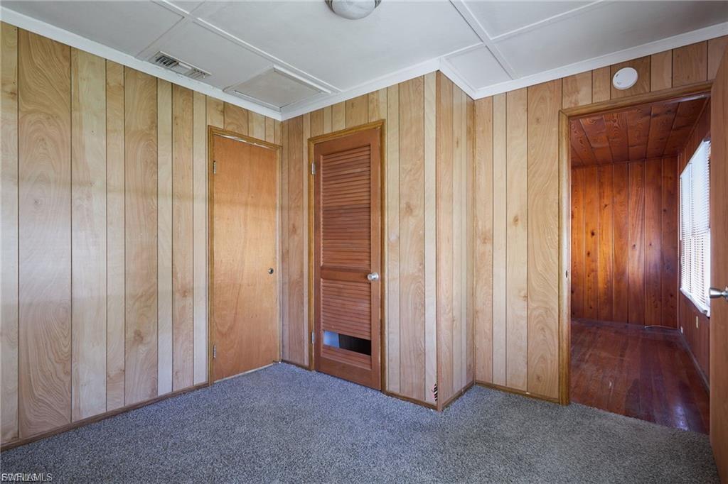 WHISKEY CREEK - Residential Lease