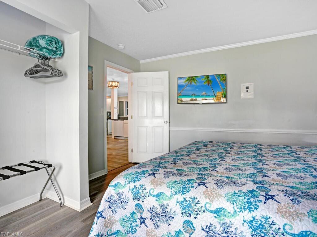 NAPLES PARK - Residential