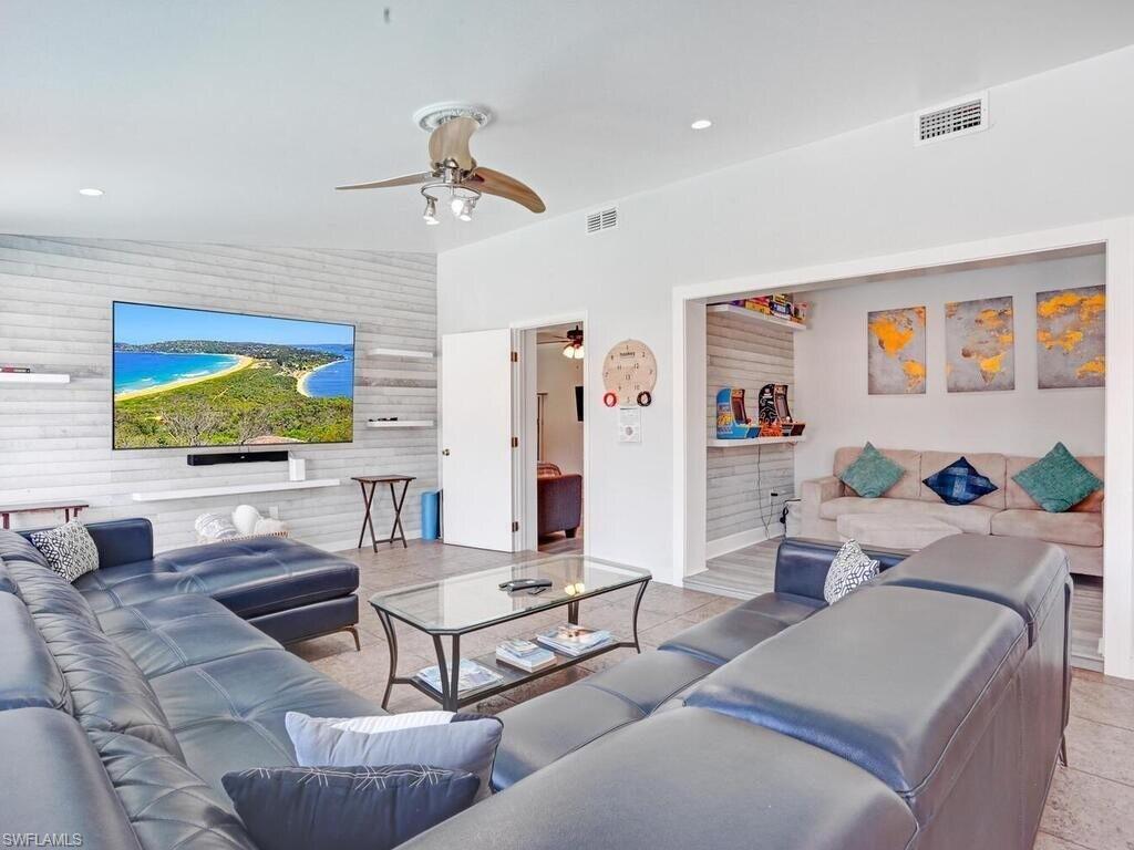 NAPLES PARK - Residential