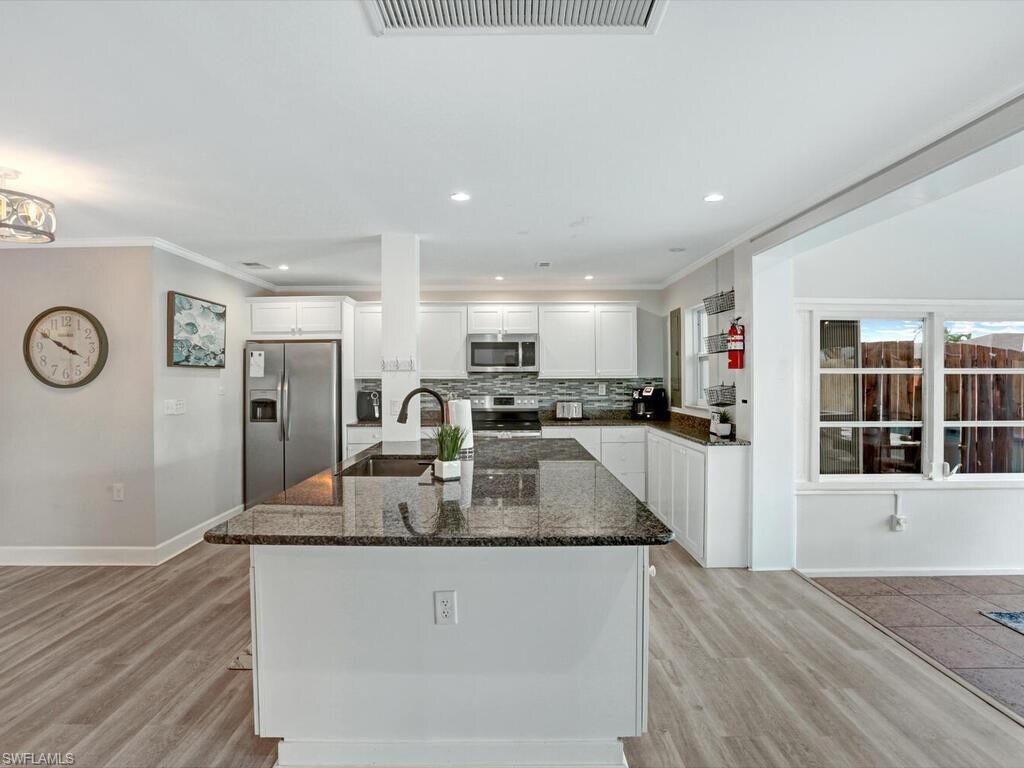 NAPLES PARK - Residential