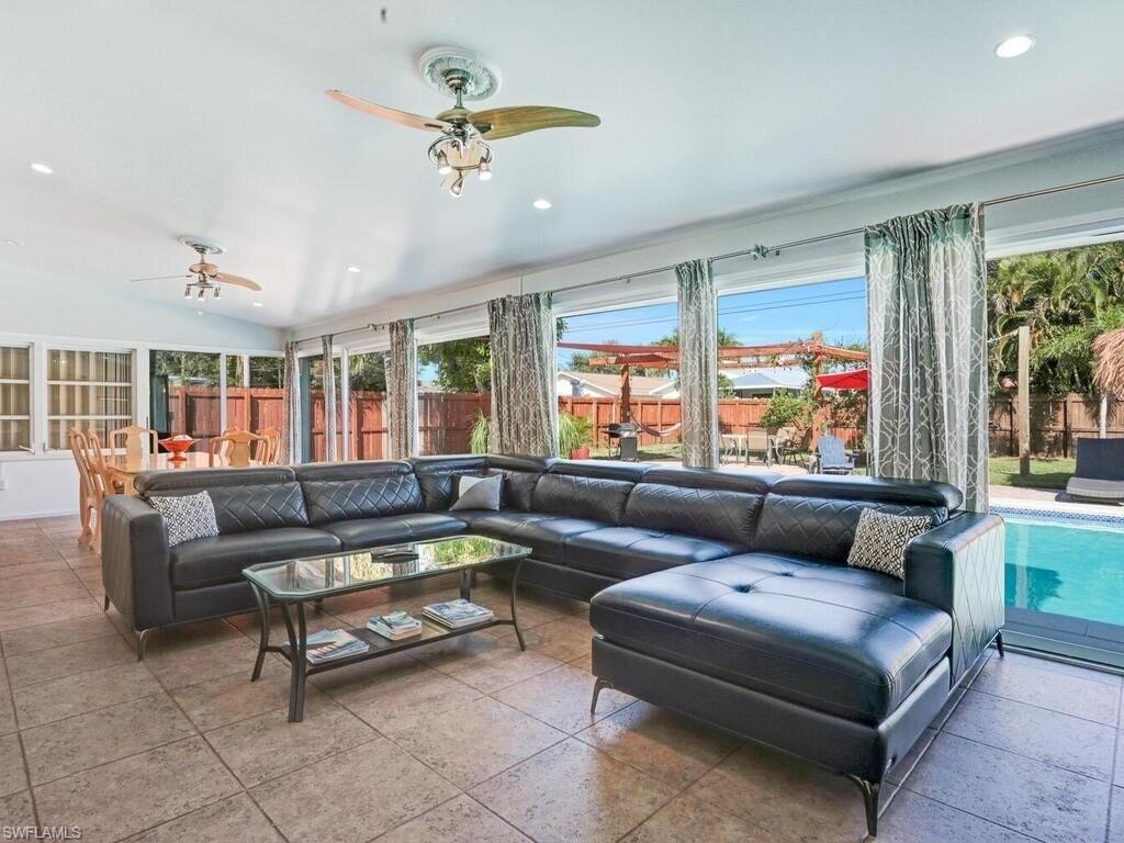 NAPLES PARK - Residential