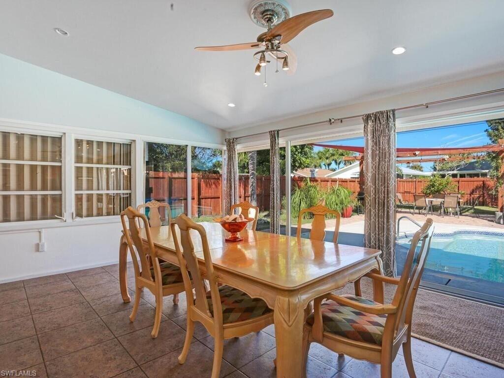 NAPLES PARK - Residential