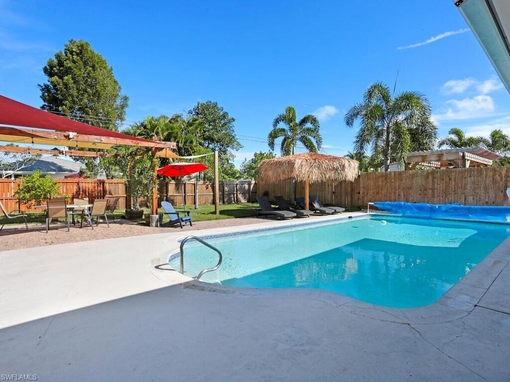 NAPLES PARK - Residential