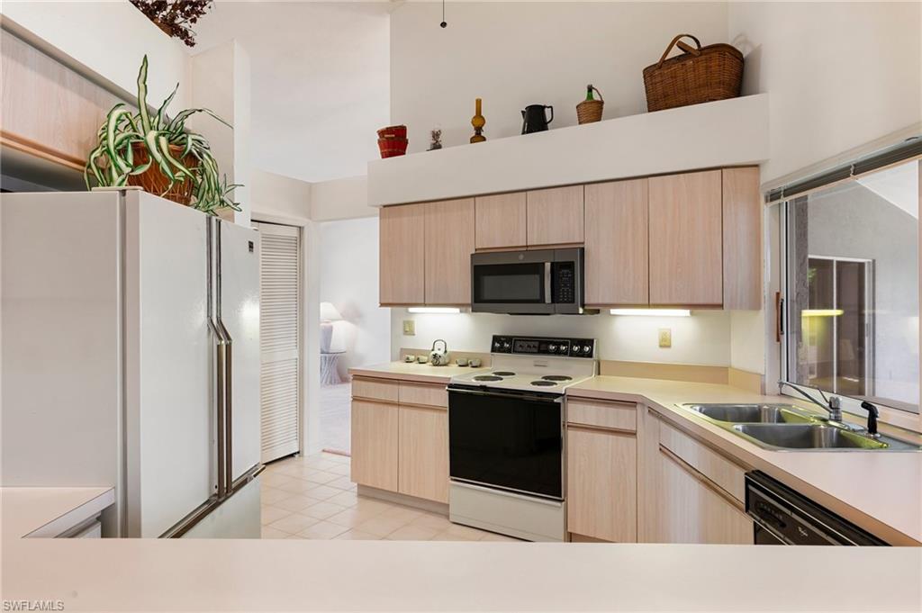 1651 Orleans CT