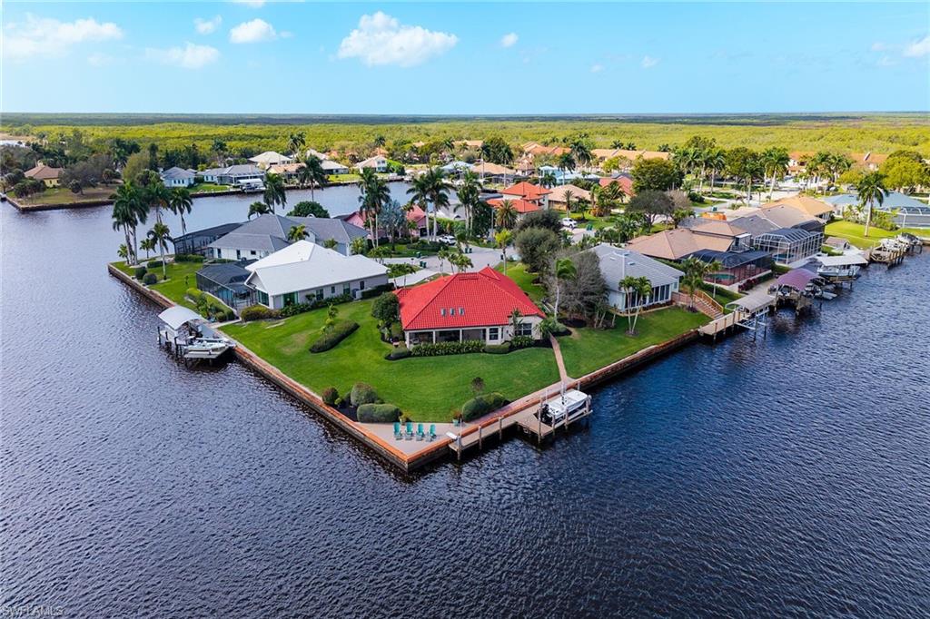 THE CAYS - Residential