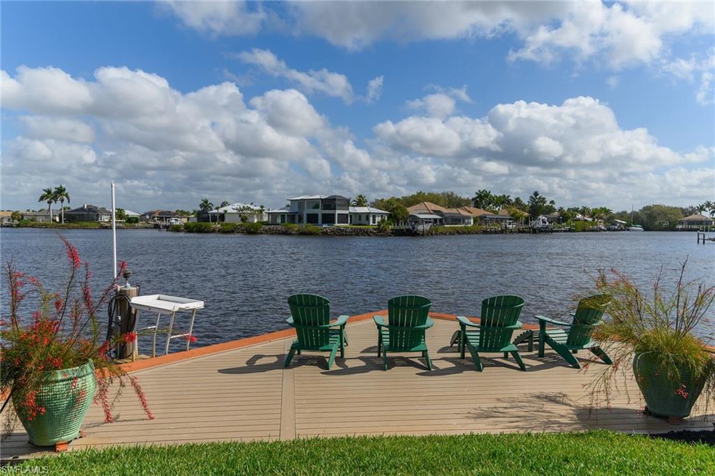 THE CAYS - Residential