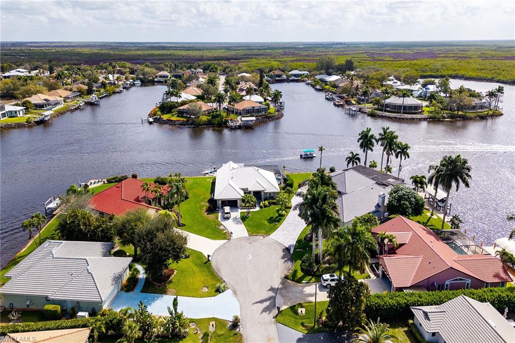 THE CAYS - Residential