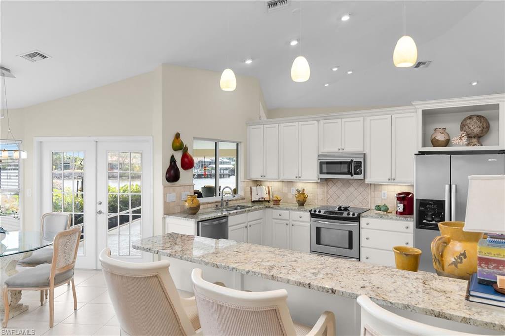 THE CAYS - Residential