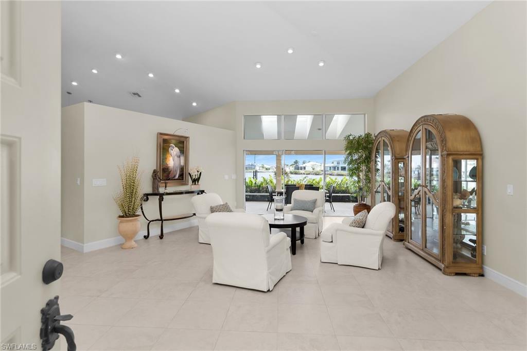 THE CAYS - Residential