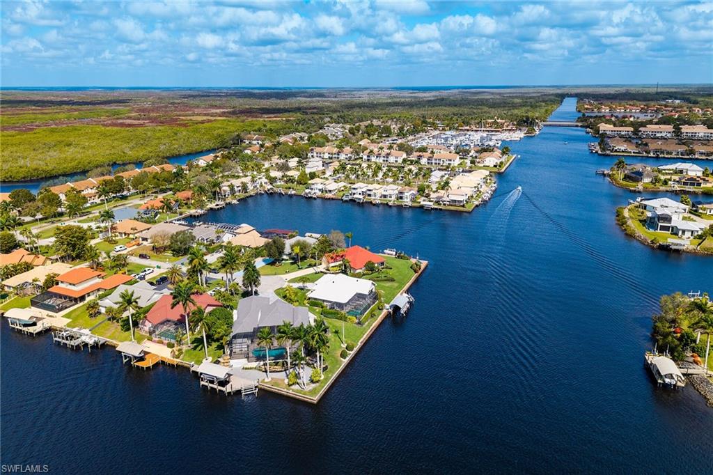 THE CAYS - Residential