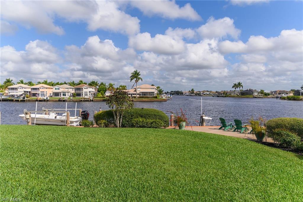 THE CAYS - Residential