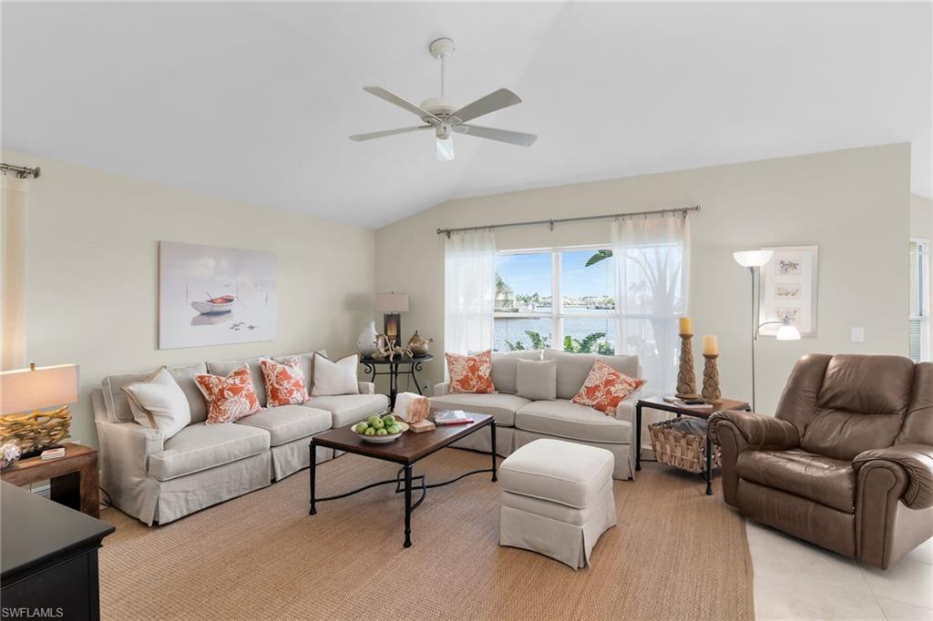 THE CAYS - Residential