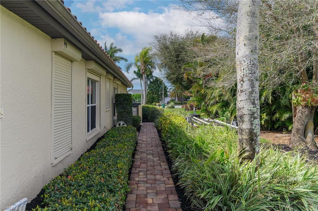 THE CAYS - Residential