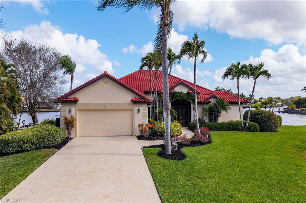 THE CAYS - Residential