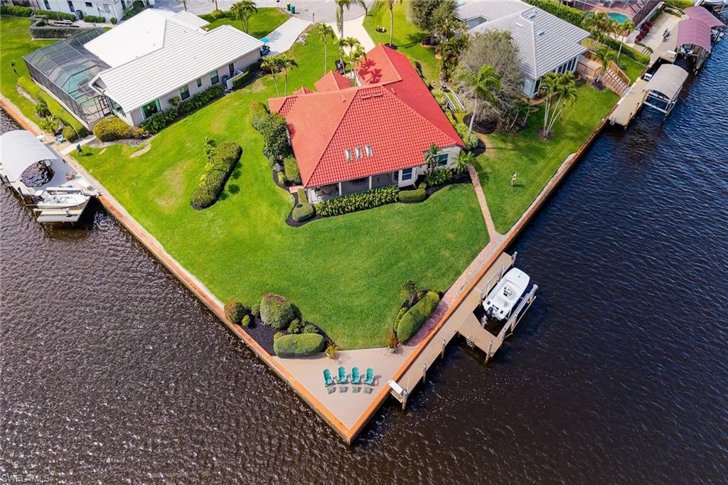 THE CAYS - Residential