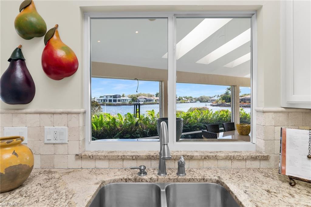 THE CAYS - Residential