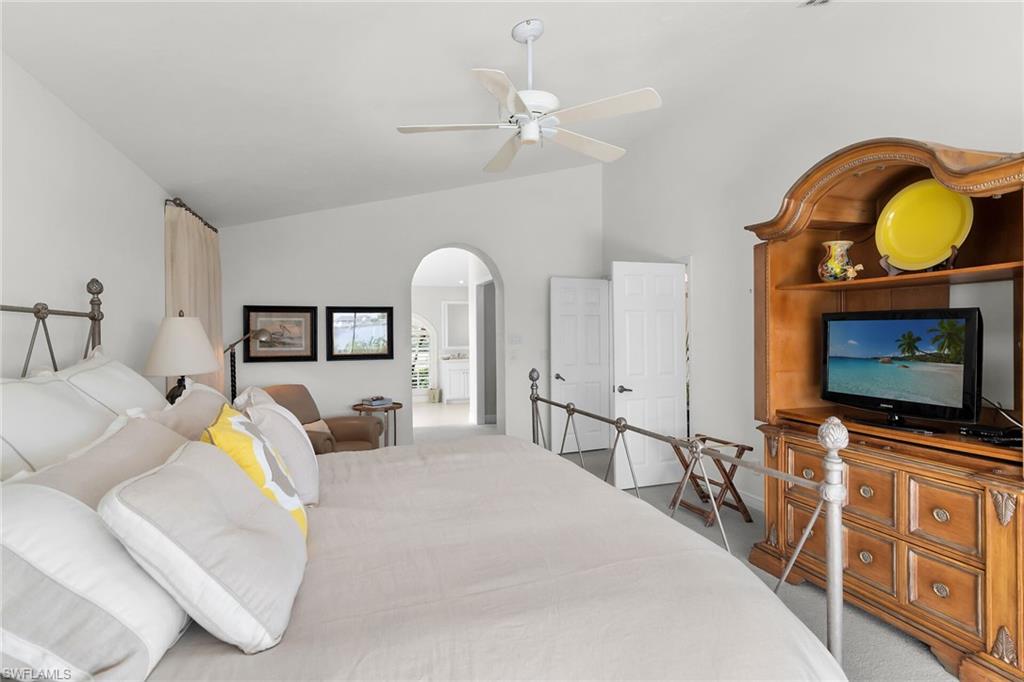 THE CAYS - Residential