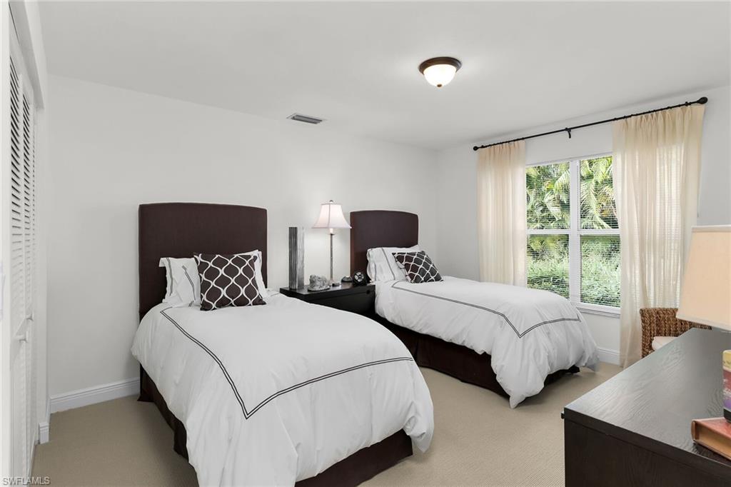 THE CAYS - Residential