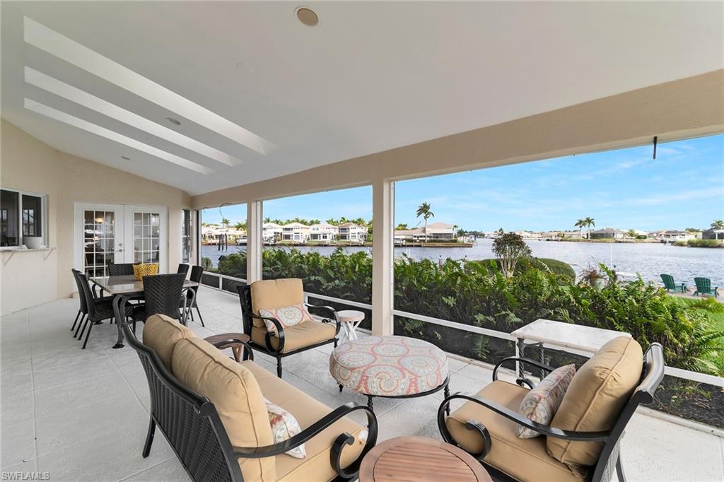 THE CAYS - Residential