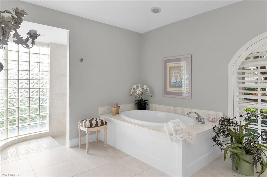 THE CAYS - Residential