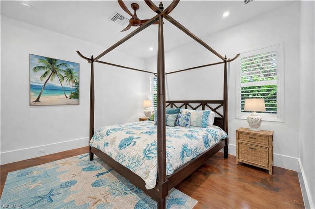 COACH HOUSE - Residential