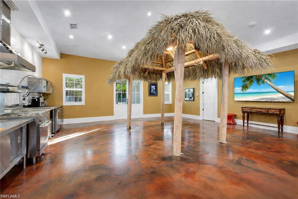 COACH HOUSE - Residential