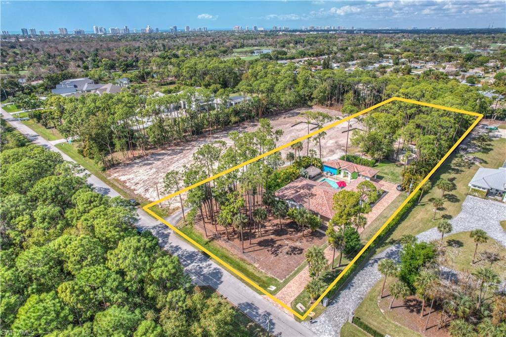 COACH HOUSE - Residential