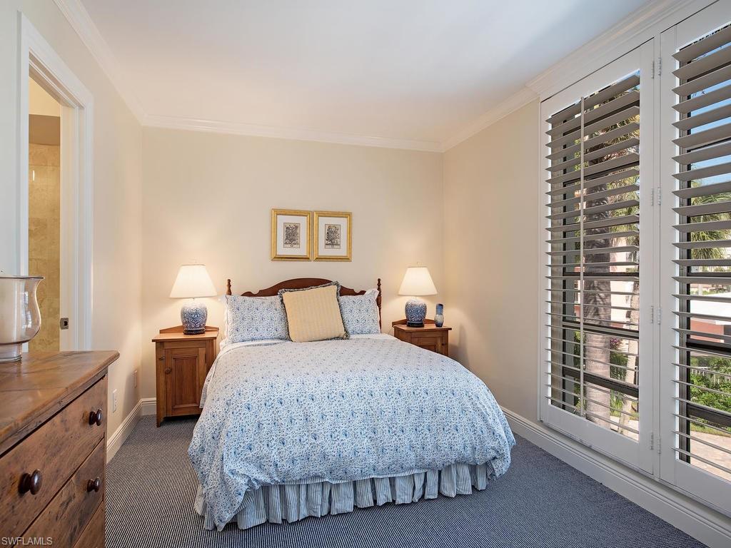 ADMIRALTY POINT - Residential