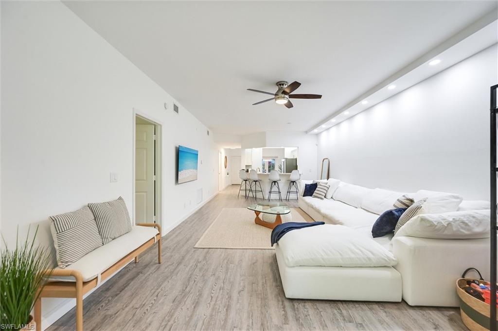 LAUREL OAKS AT PELICAN BAY - Residential Lease