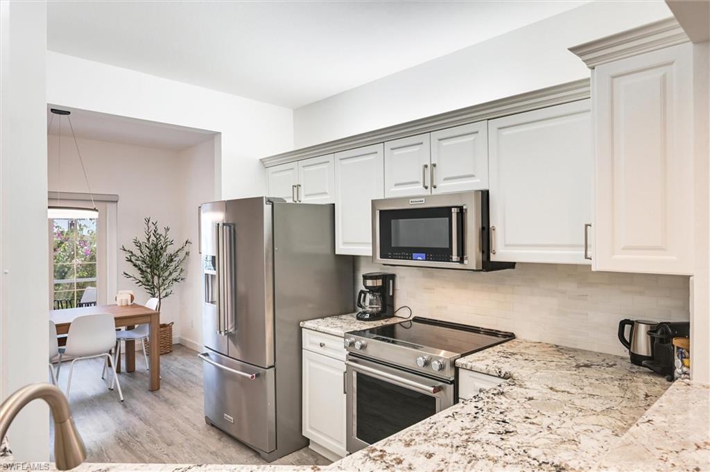 LAUREL OAKS AT PELICAN BAY - Residential Lease