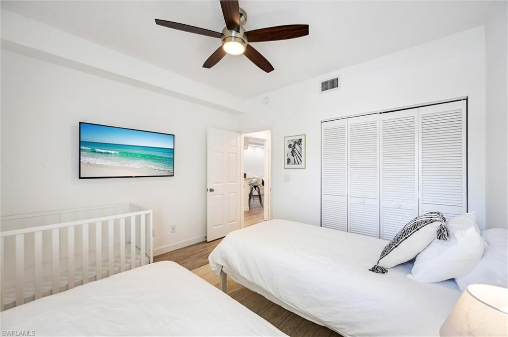 LAUREL OAKS AT PELICAN BAY - Residential Lease