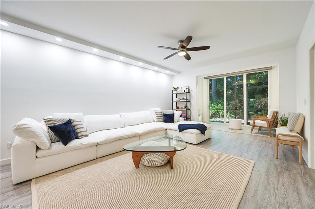 LAUREL OAKS AT PELICAN BAY - Residential Lease