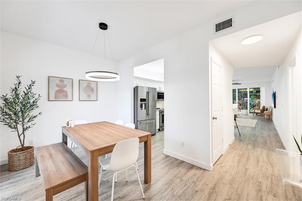 LAUREL OAKS AT PELICAN BAY - Residential Lease