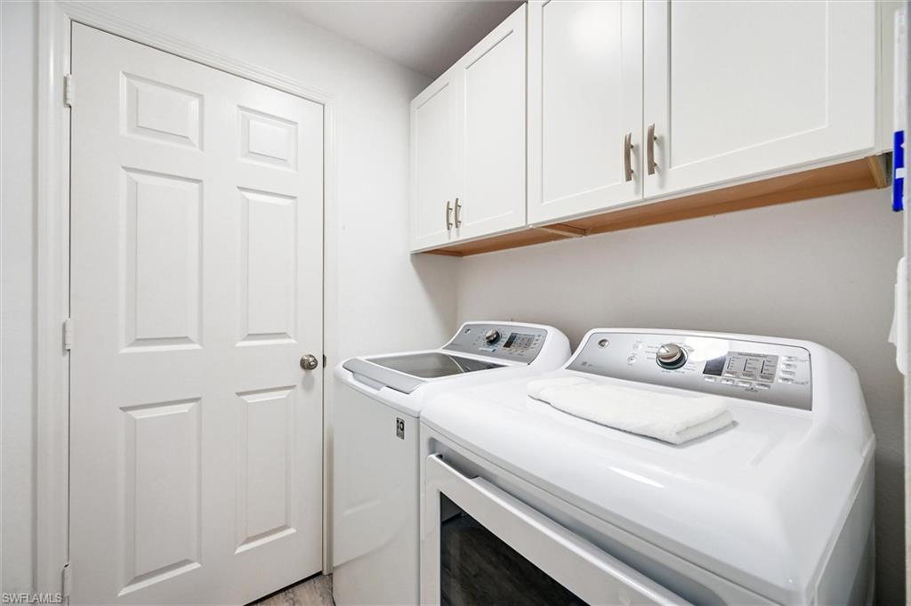 LAUREL OAKS AT PELICAN BAY - Residential Lease