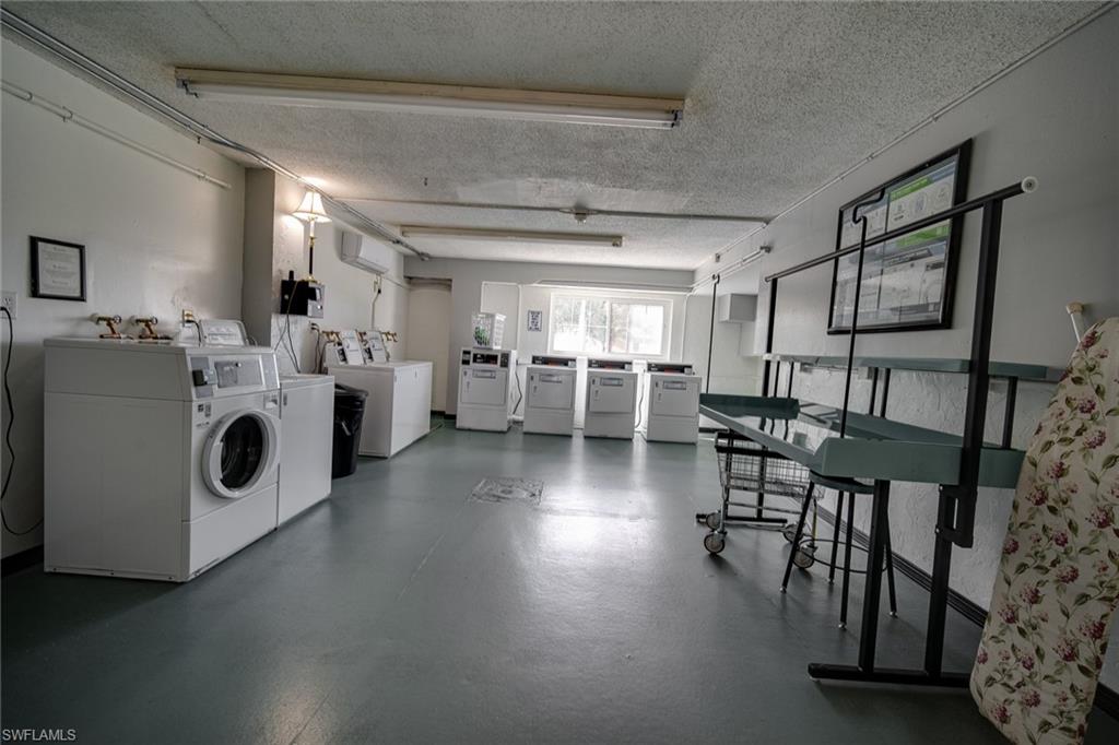 WINDSOR WEST - Residential