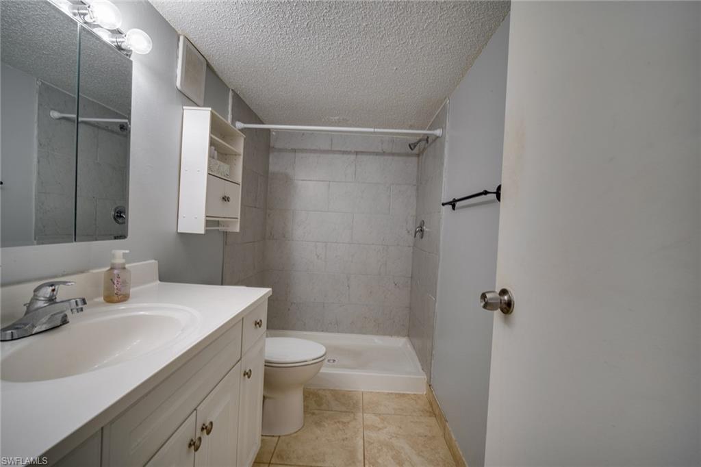 WINDSOR WEST - Residential