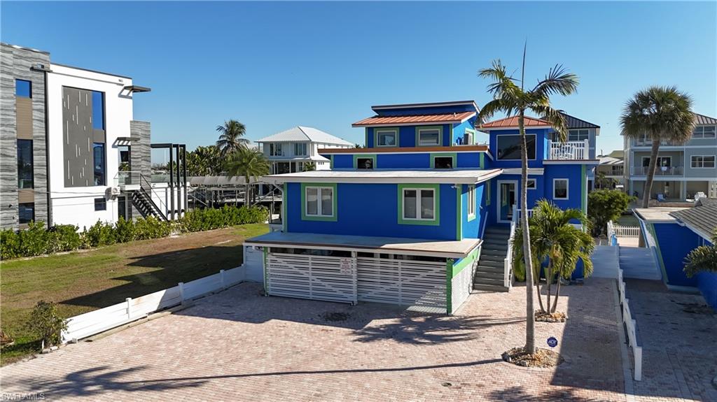 VENETIAN GARDENS - Residential