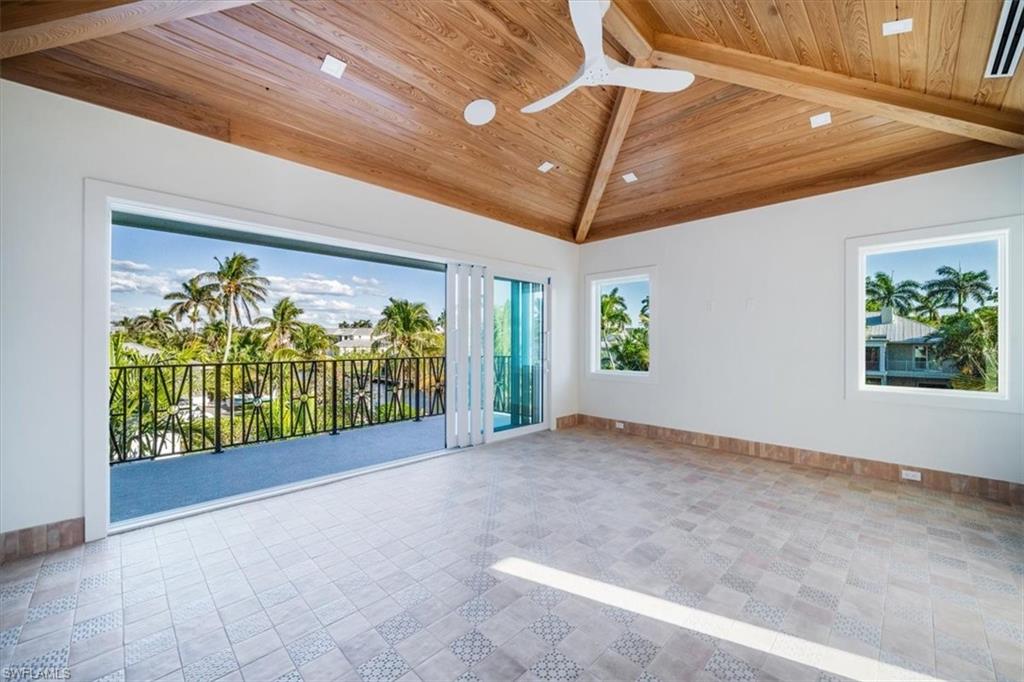 AQUALANE SHORES - Residential