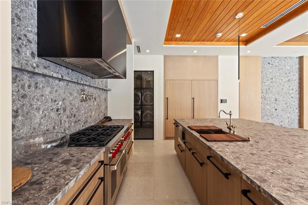 AQUALANE SHORES - Residential