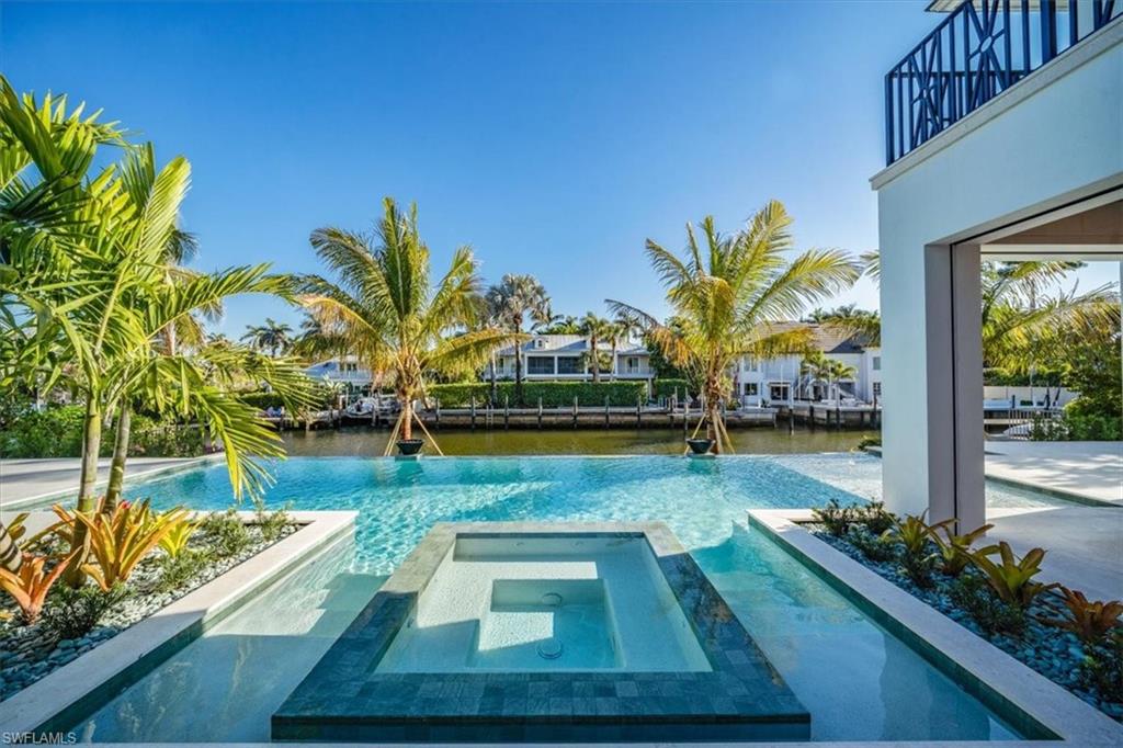 AQUALANE SHORES - Residential