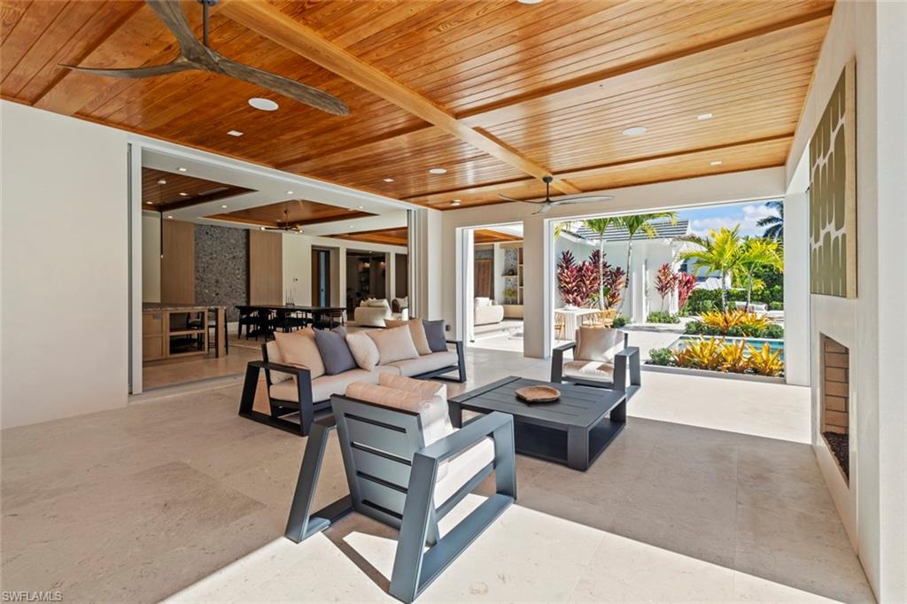 AQUALANE SHORES - Residential