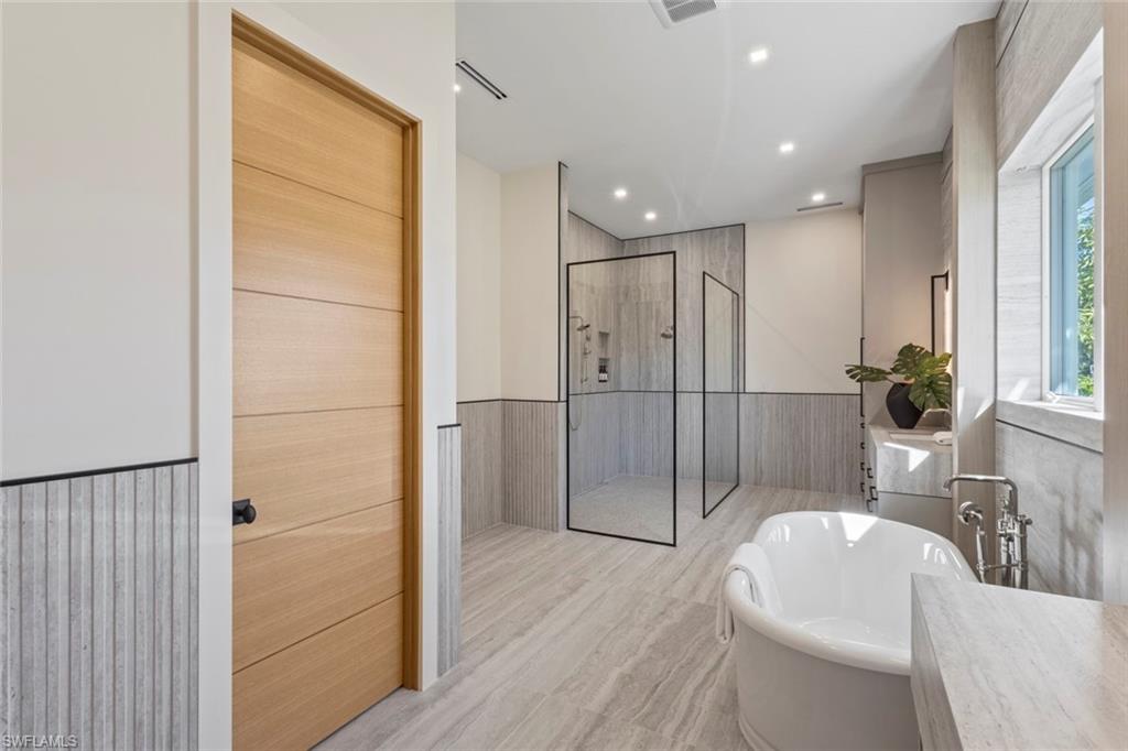 AQUALANE SHORES - Residential