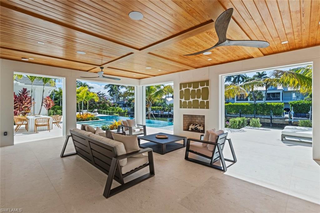 AQUALANE SHORES - Residential