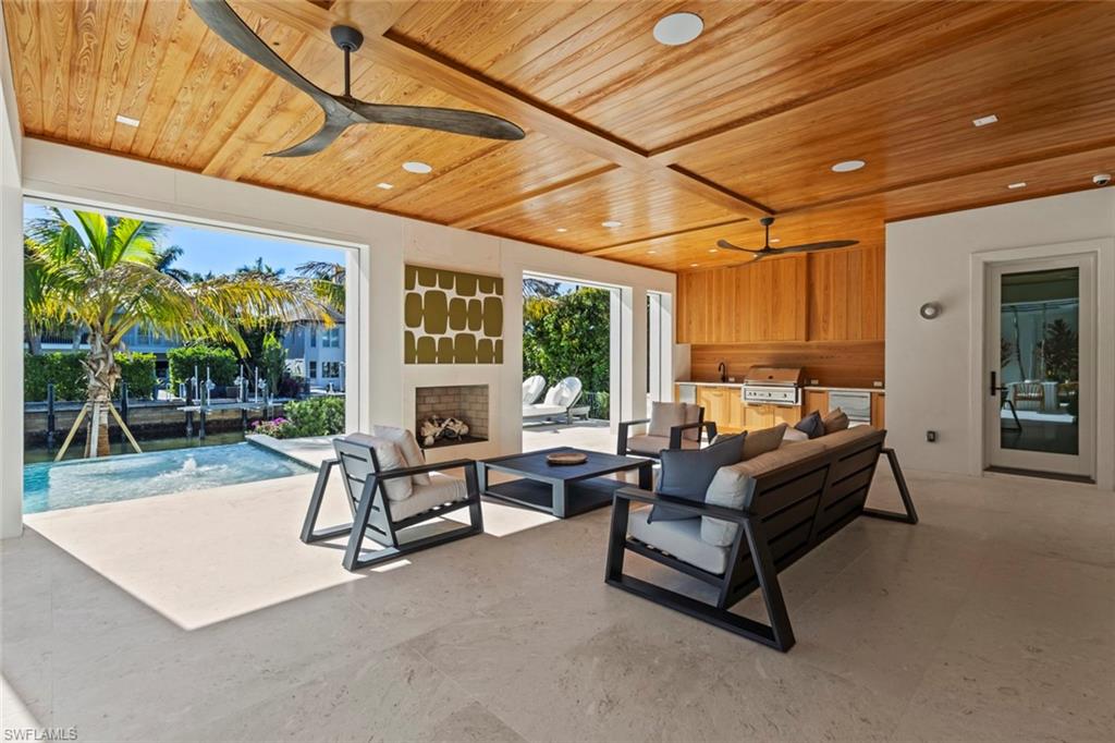 AQUALANE SHORES - Residential